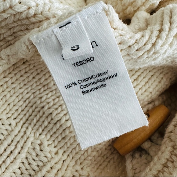 Sessun tesoro cream cable crocheted style sweater cardigan with wooden buttons - Picture 6 of 11